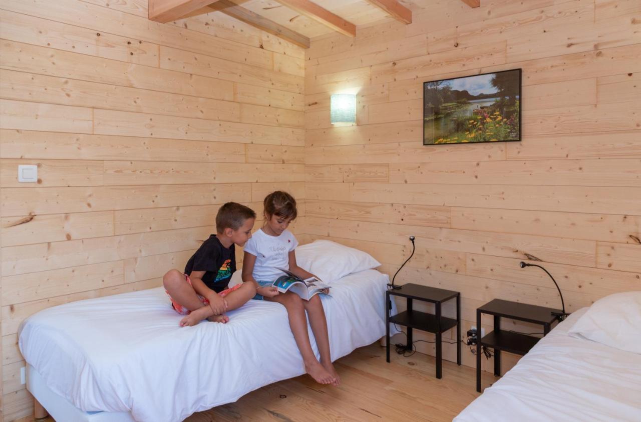 Les De La Viarhona / Cabane-spa Virignin