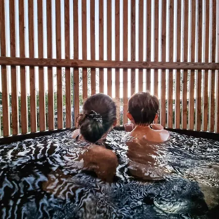 Les Lodges de la ViaRhôna / cabane-spa Virignin Exterior foto