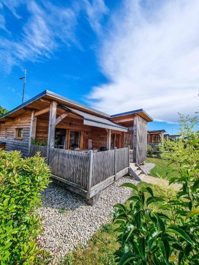Les De La Viarhôna / Cabane-spa Virignin